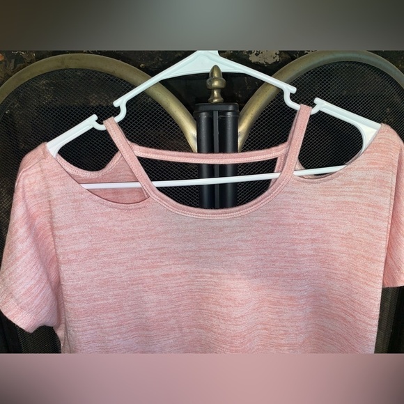 5/$25 WILLIAM Rast | Heathered Pink Cut Out Asymmetrical Pullover Knit Top - Picture 2 of 13